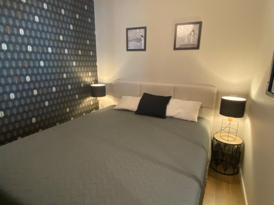 chambre avec lit queen size