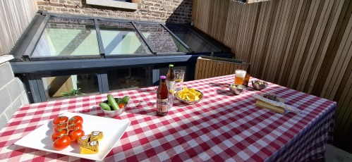 Terrasse, coin repas et barbecue