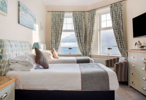 Twin room-Superior-Ensuite-Sea View-with bath or shower