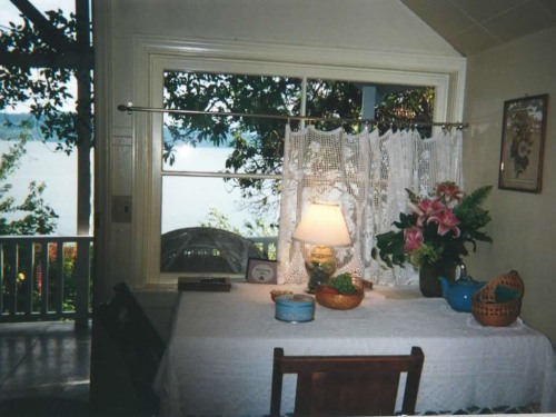 Jennys Cottage with view of Discovery Bay