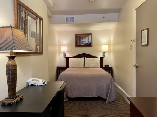 Economy-Double room-Ensuite - Base Rate