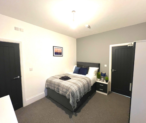 Bedroom Two - En suite