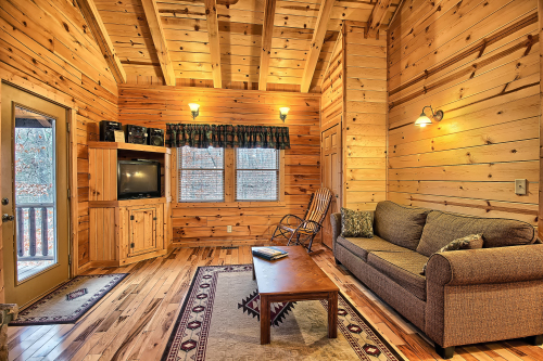 Living Room, with TV screen (No TV access. Bring DVD's)