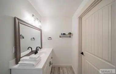 bathroom suite 4