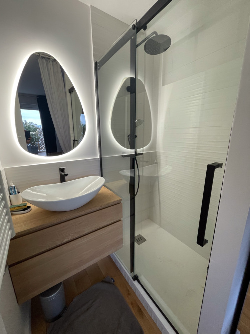 Salle d'eau chambre 2