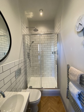 en suite shower room