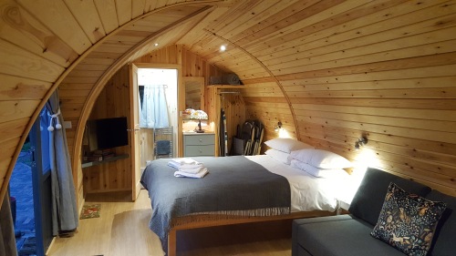 Bass Rock Pod-Log Cabin-Luxury-Ensuite with Shower-Sea View - Base Rate