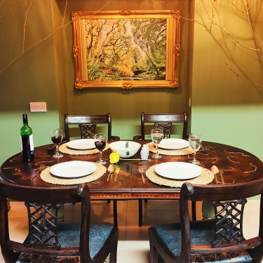 2 bedroom boutique art apartment