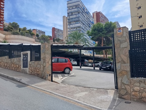 Acceso parking