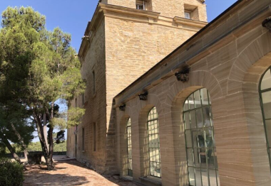 Pour les amoureux de vieilles pierre et d'histoire...