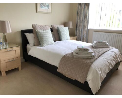 Queens Road Rental - Winchester Accommodation - Spacious Double Bedroom