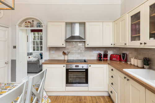 Fully Equipped kitchen. Perfect for preparing for a dinner party or a Saturday brunch