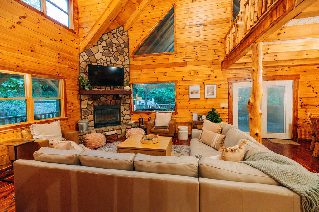 Rustic Cedar Inn | Photo 11