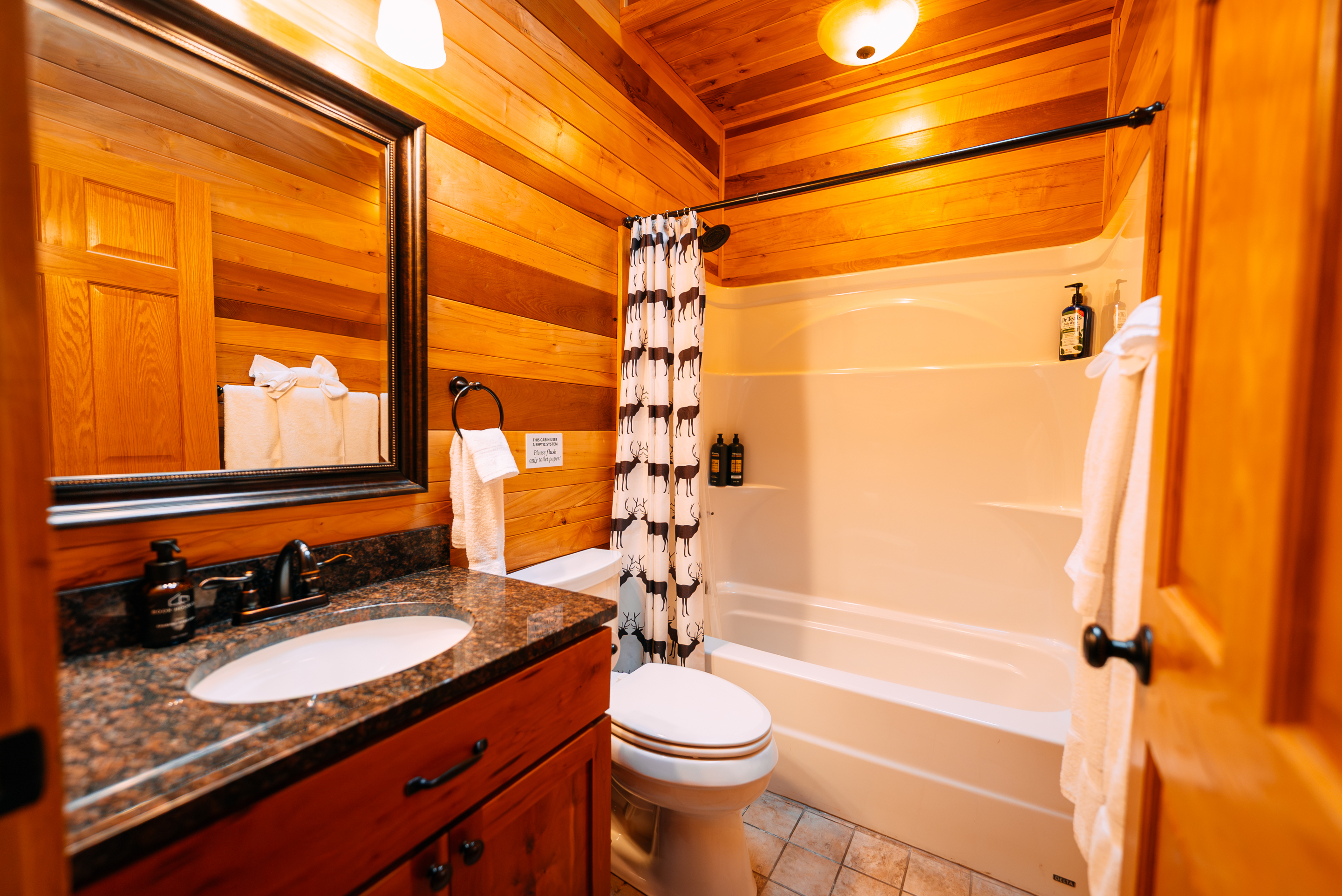 Gray Wolf Lodge | Photo 22