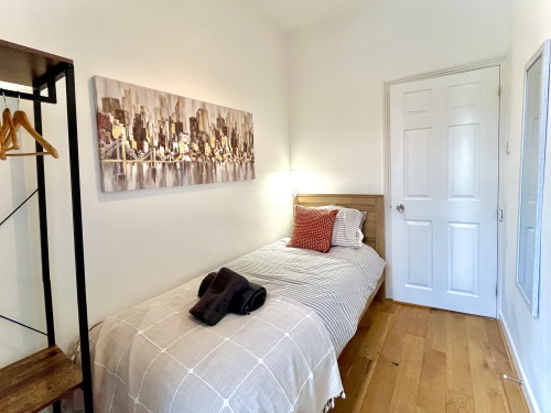 Bedroom 3 - Sleep soundly in this charming single bed 