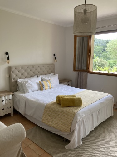 Double or Twin-Panoramic-Vineyard view-Ensuite with Shower - Base Rate