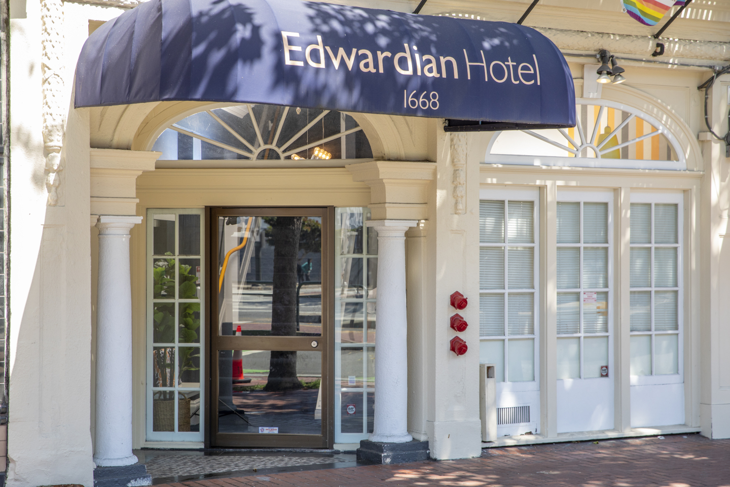 Edwardian Hotel — gallery preview 1