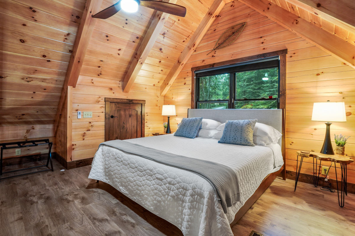 Walkers Retreat by The Retreats Hocking Hills