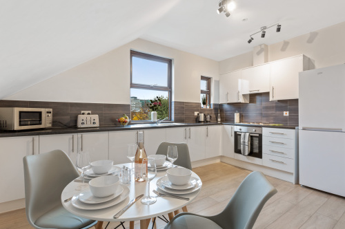 Communal Kitchen with Washer Dryer