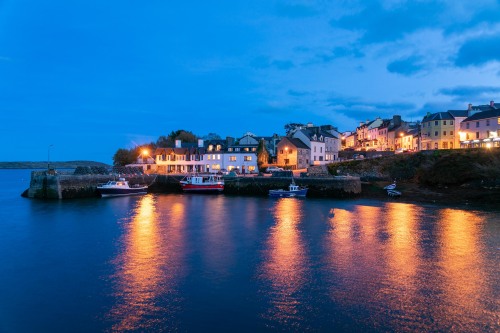 Roundstone at night