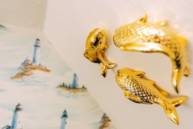 Porcelaine fish in the attic