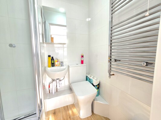 Bathroom 4