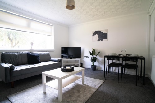 Deedes Apartment  - Livingroom