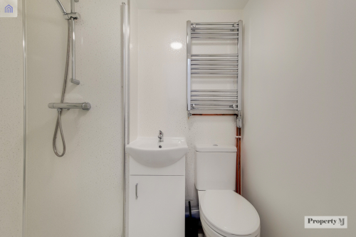 Shared Bathroom for room Nr 5-6