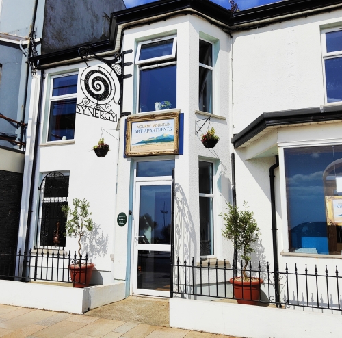 2 bedroom boutique art apartment