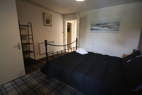 Main Bedroom with Kingsize beds