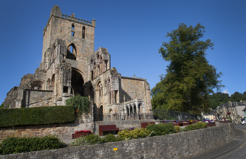 Jedburgh Abbey - history and heritage in all directions