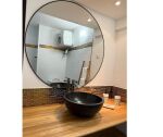 Pour des moments  de détente la salle de bain studio mya évasion 119 tartane
Un grand miroir pour voir la beauté qui est en vous 