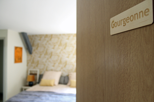 Chambre Triple Supérieure, vue sur cour.