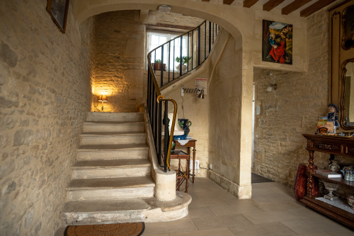 Entrée - Escalier accès appartements/studio (Rez-de-Chaussée)