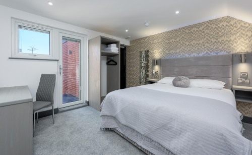 Designer-King-Ensuite with Shower-Balcony - Base Rate