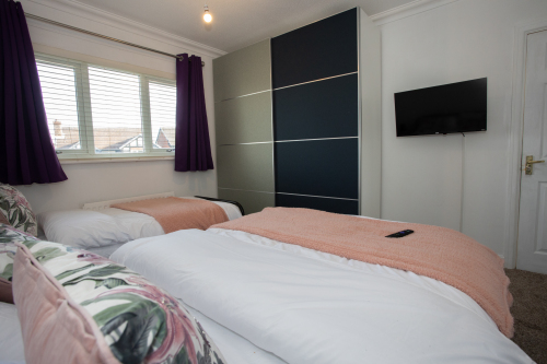 Family Room - Bedroom 4 with Ensuite