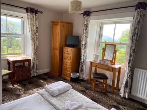 Double room-Standard-Ensuite-Lake View - Base Rate