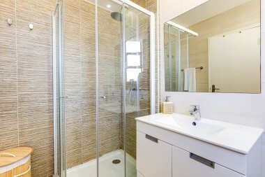 Ensuite bathroom
