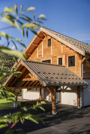 Photo 3/6 — Gîte insolite « Chalet Ecrin des Vignes · Les Vigneaux, Hautes-Alpes » à Les Vigneaux Hautes-Alpes