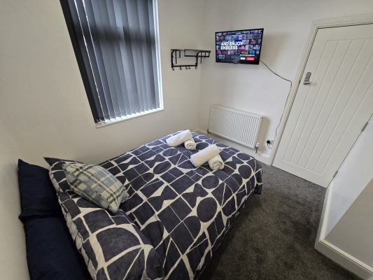 Room 2 Double Bedroom 32