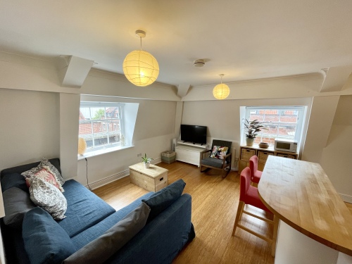 Bright 1 double bed apartment near Cabot Circus - 
