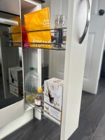 Aquila Studio Flat: Pull Out Larder
