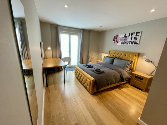 Master bedroom with en-suite shower room and dressing area