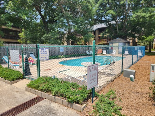 Sport Court/Communal Pool