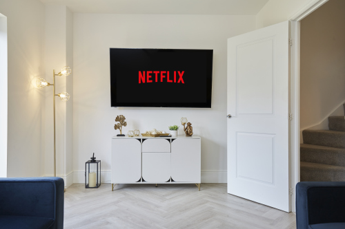 Relax and enjoy your favourite shows on the Smart TV.