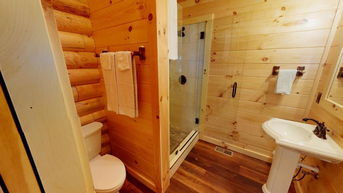 Rustic Elegance by Cabins at Rustic Ridge