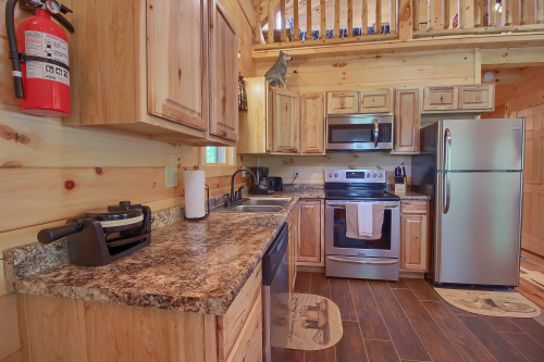 Closeup of Full Kitchen, Timberwolf Retreat