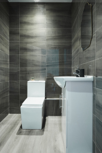 A tidy, well-equipped bathroom to start and end your day comfortably.