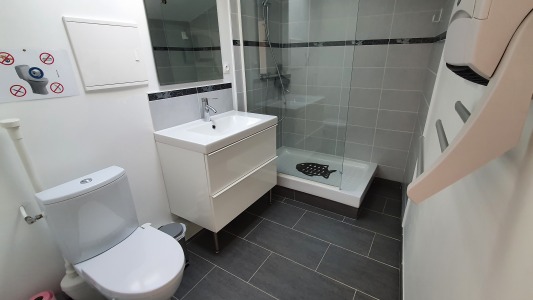 Salle de bain chambre 3 