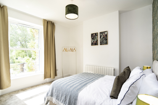 Bright & Beautiful Bedroom - Double bed with hotel-quality crisp linens refreshed after every stay, plus bedside tables, mirrors and tasteful décor